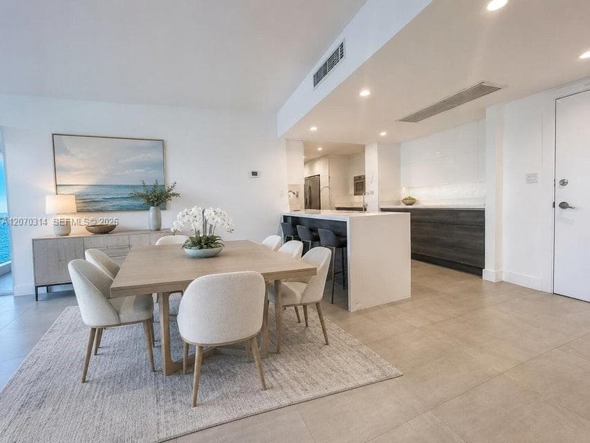 5401 Collins Ave # 620, Miami Beach, FL 33140 photo 2