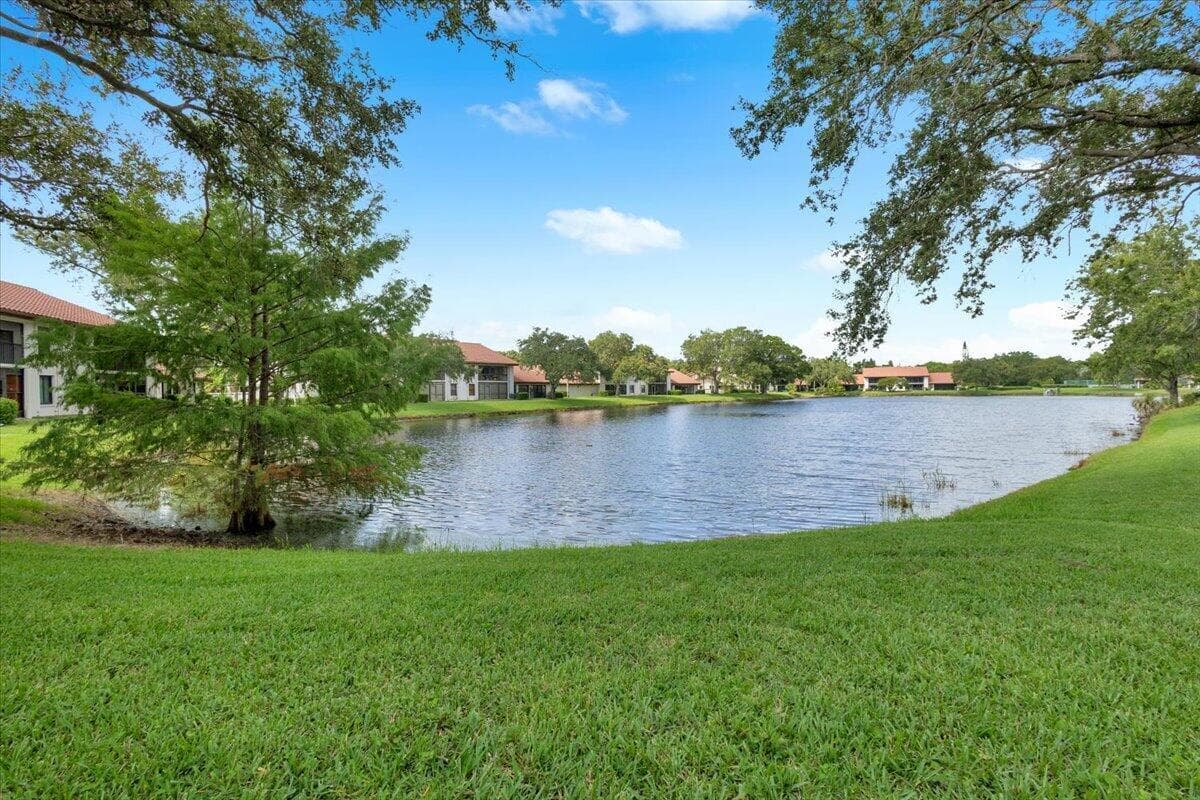 6050 SE Martinique Drive # 102, Stuart, FL 34997 photo 2