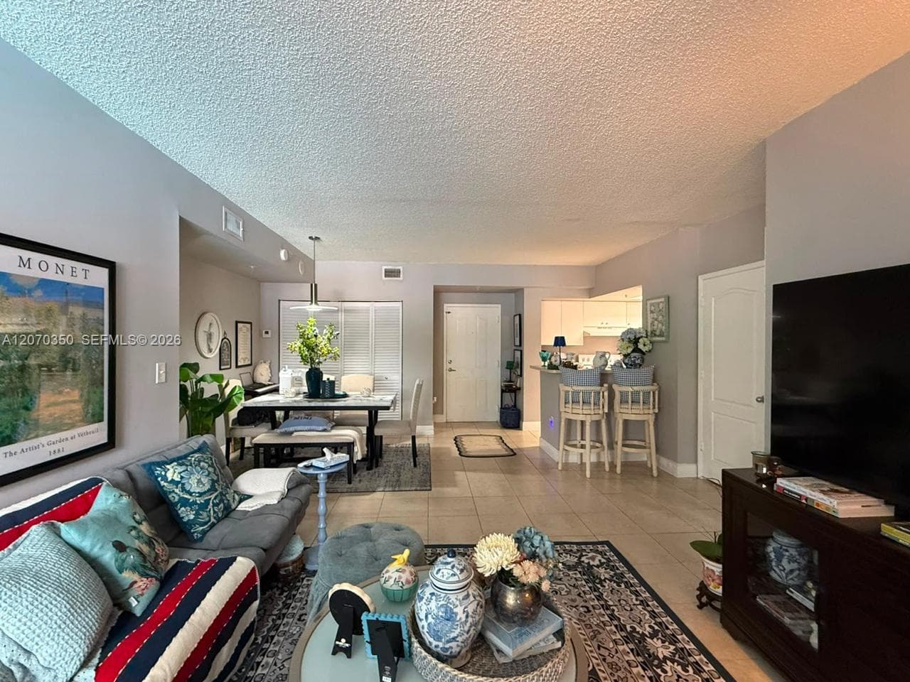 5085 NW 7th St # 406, Miami, FL 33126 photo 3