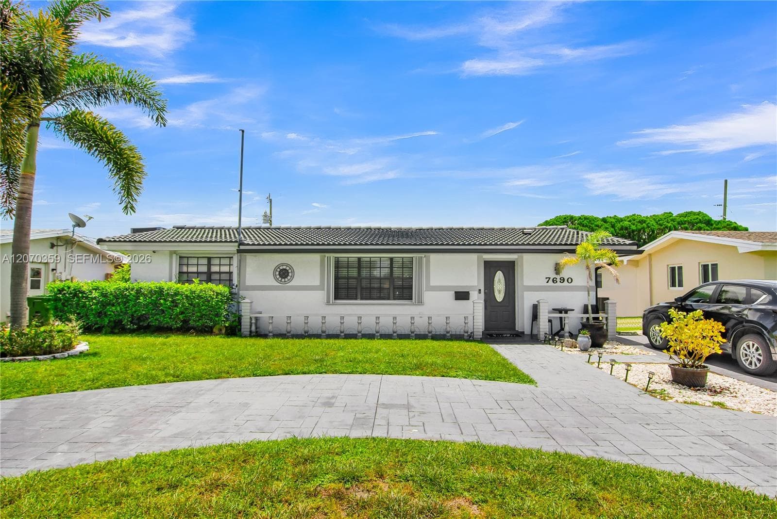 7690 NW 16th Ct, Pembroke Pines, FL 33024 photo 2