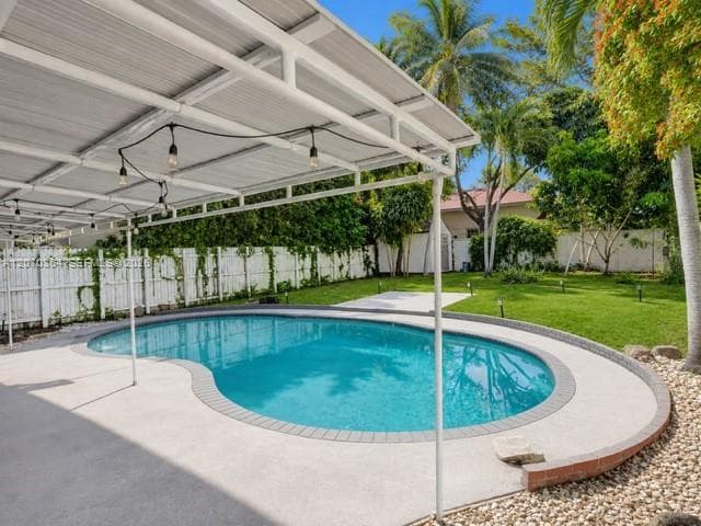 1022 NE 34th Ct, Oakland Park, FL 33334 photo 2