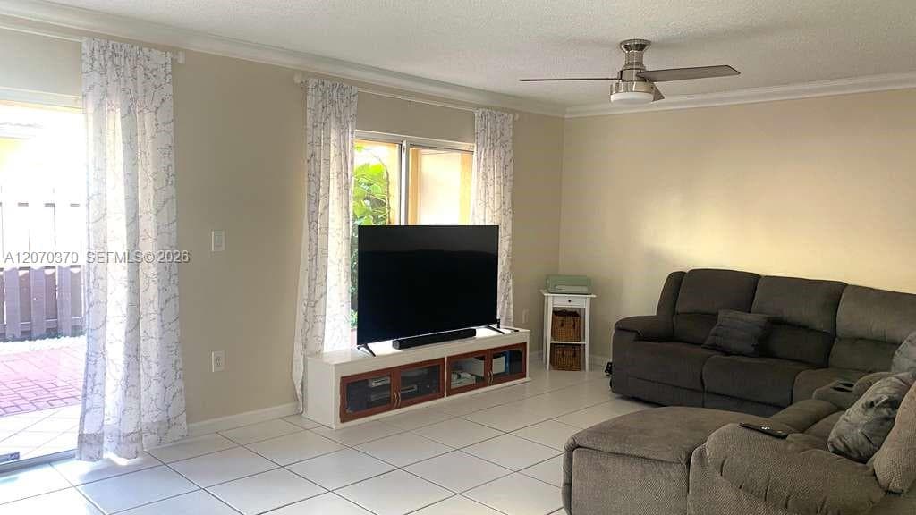 223 SW Maple Ter, Davie, FL 33325 photo 5