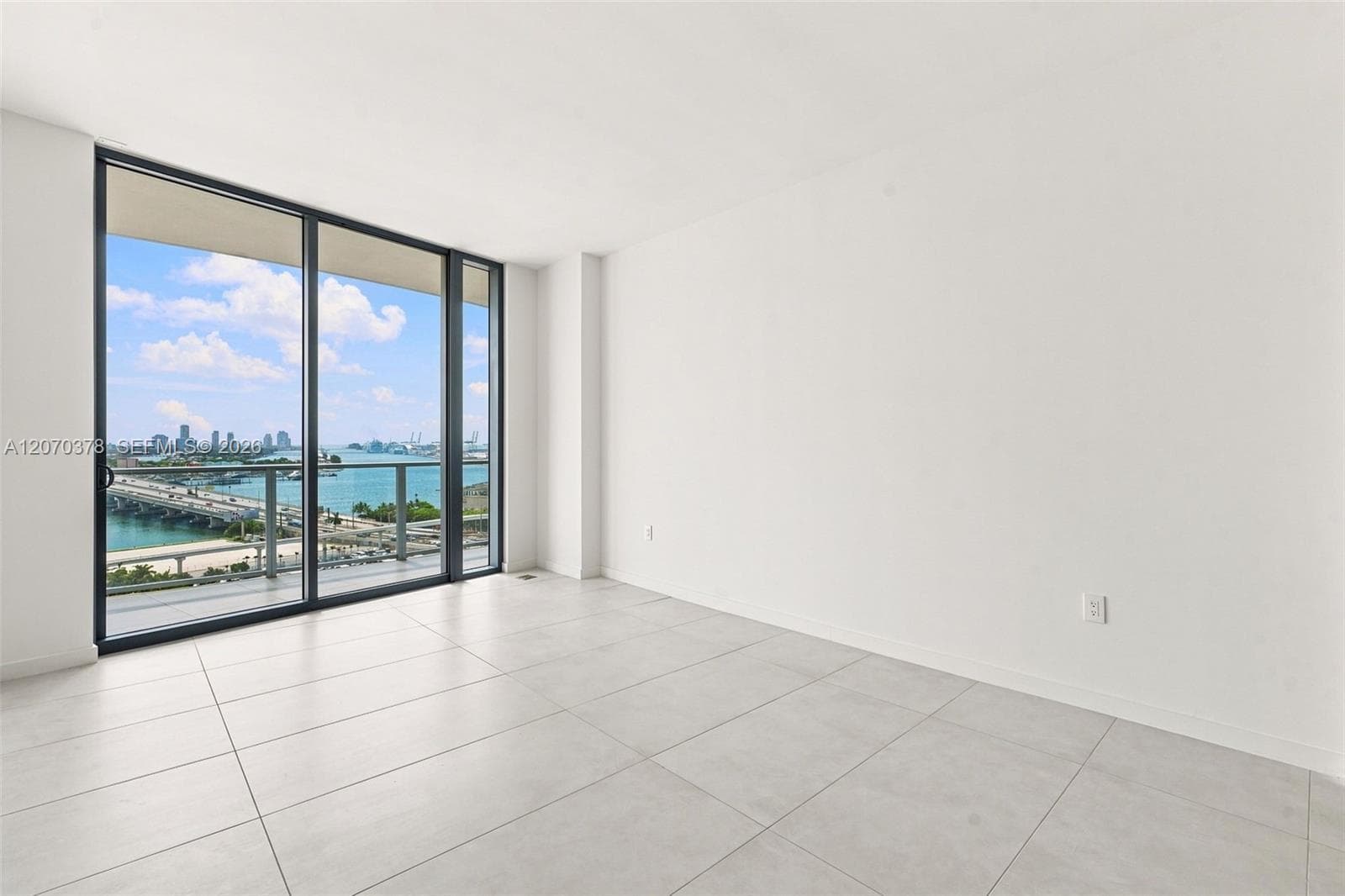 1400 Biscayne Boulevard # 1605, Miami, FL 33132 photo 3