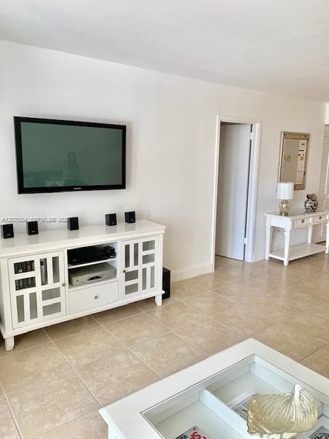 5701 Collins Ave # 311, Miami Beach, FL 33140 photo 2