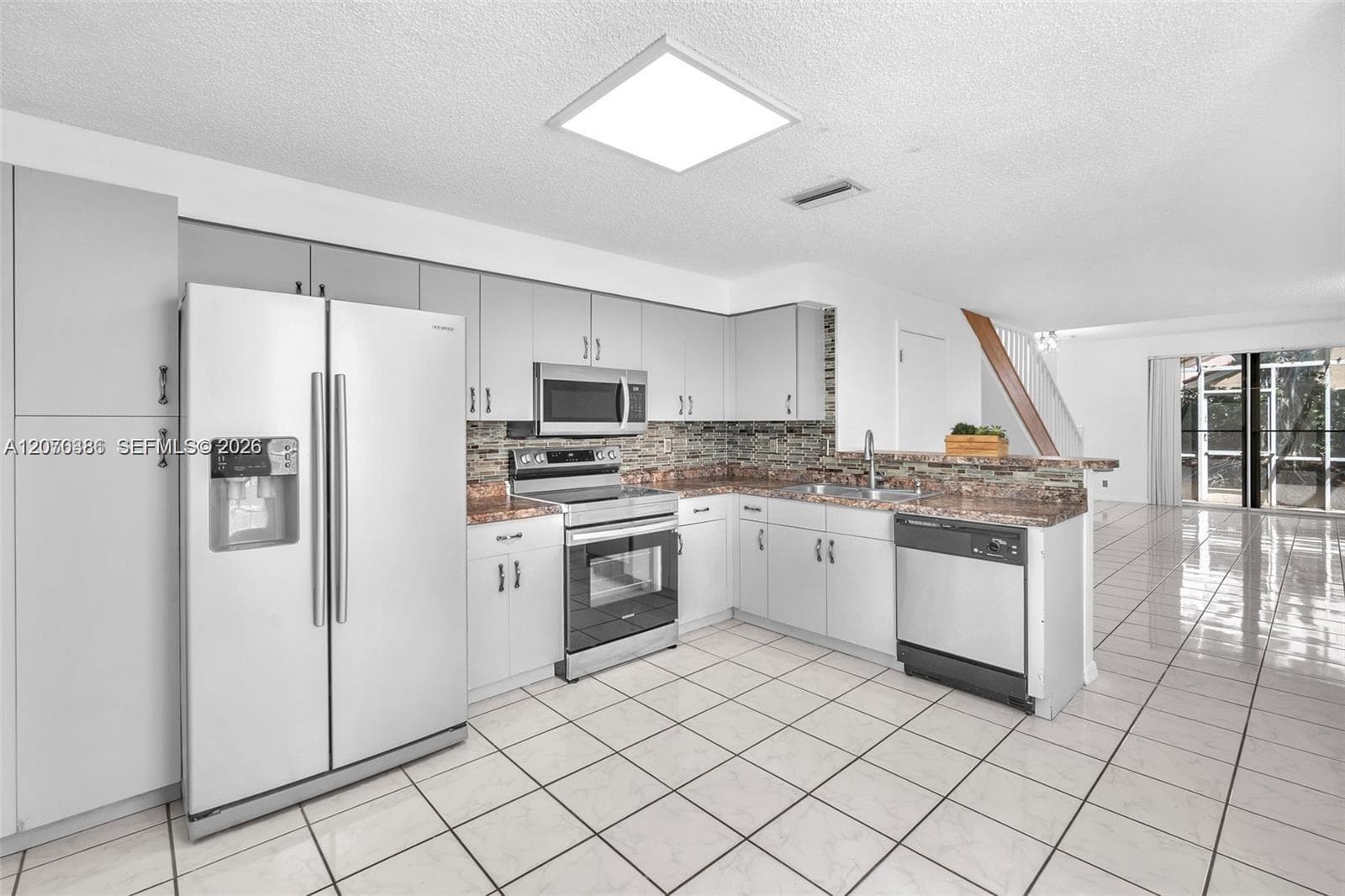 800 Sorrento Dr. # 2, Weston, FL 33326 photo 2