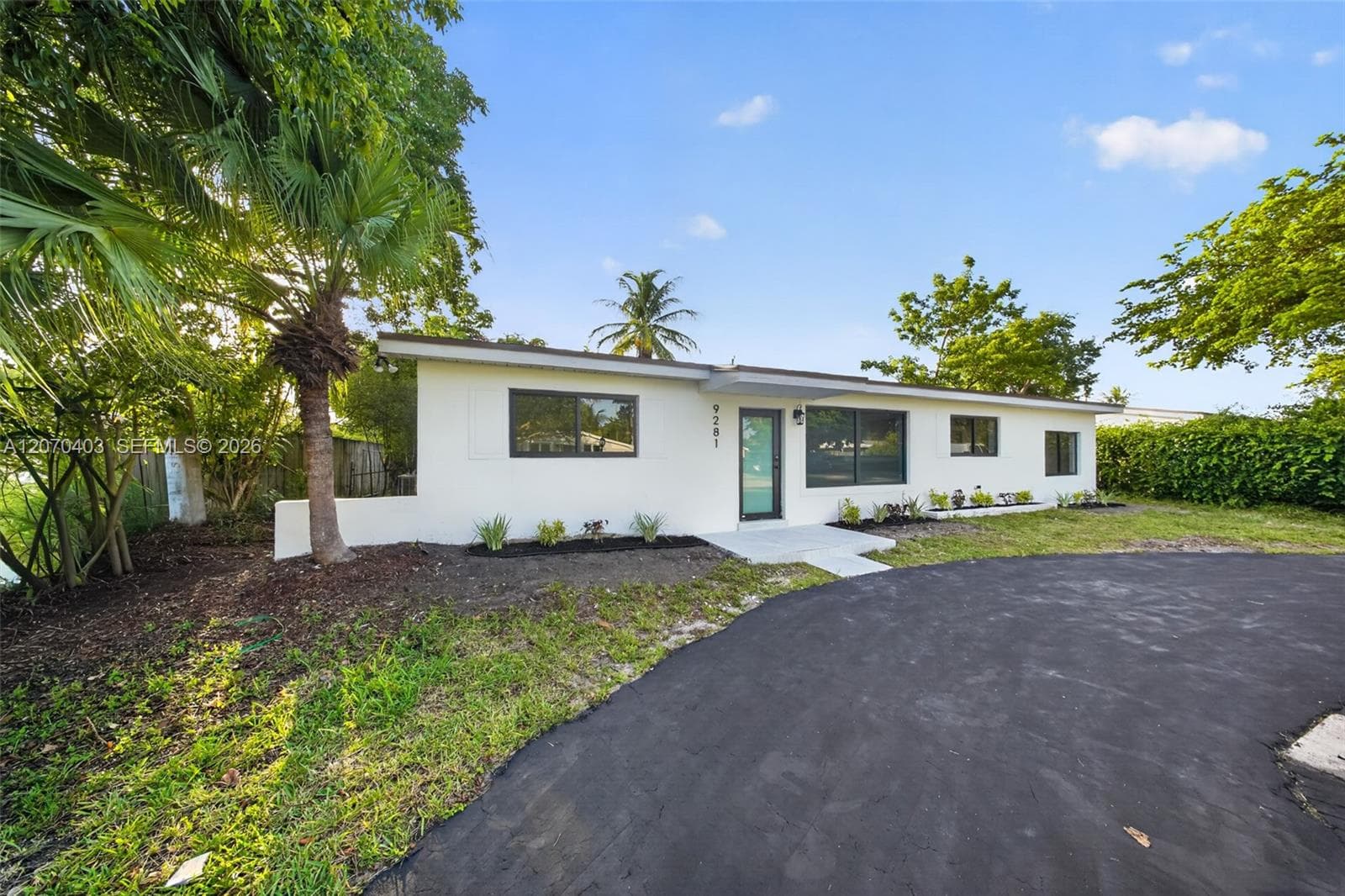 9281 Martinique Dr, Cutler Bay, FL 33189 photo 3