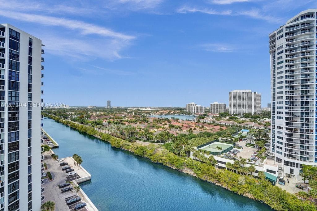 20515 E Country Club Dr # 1641, Aventura, FL 33180 photo 2