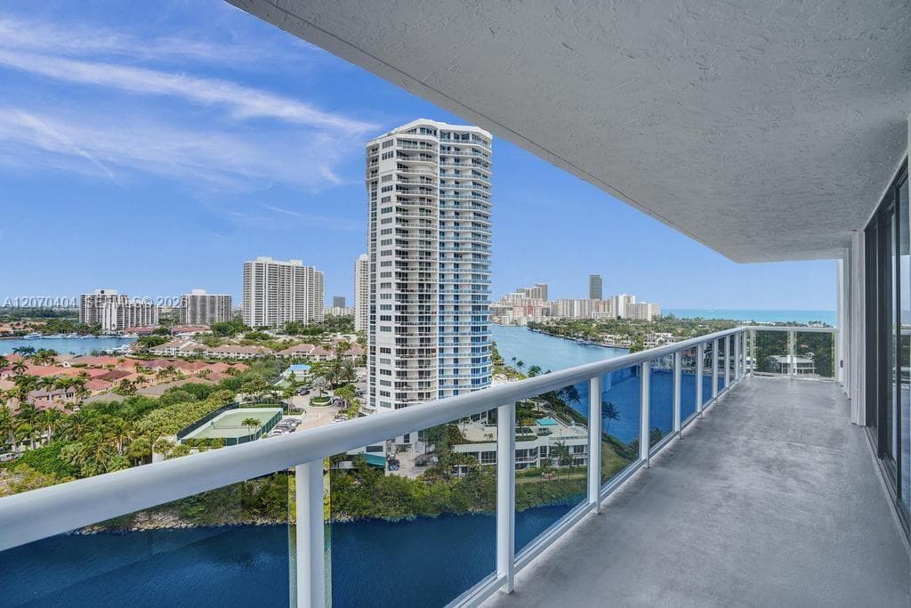 20515 E Country Club Dr # 1641, Aventura, FL 33180
