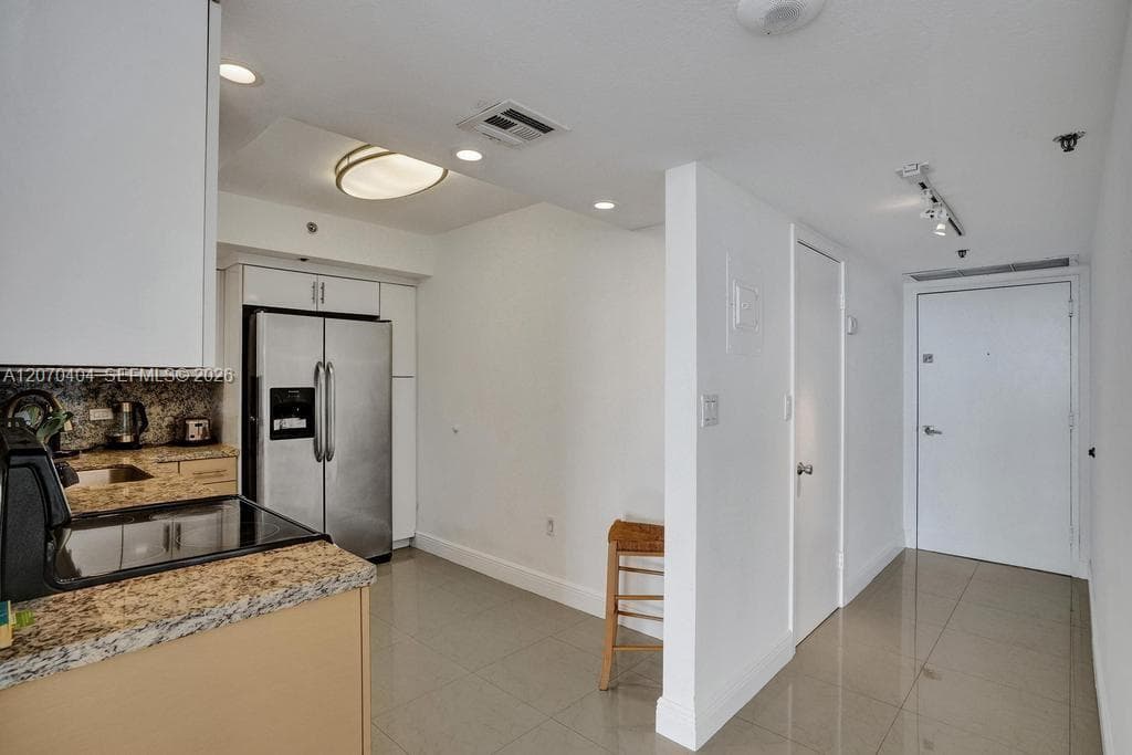 20515 E Country Club Dr # 1641, Aventura, FL 33180 photo 5