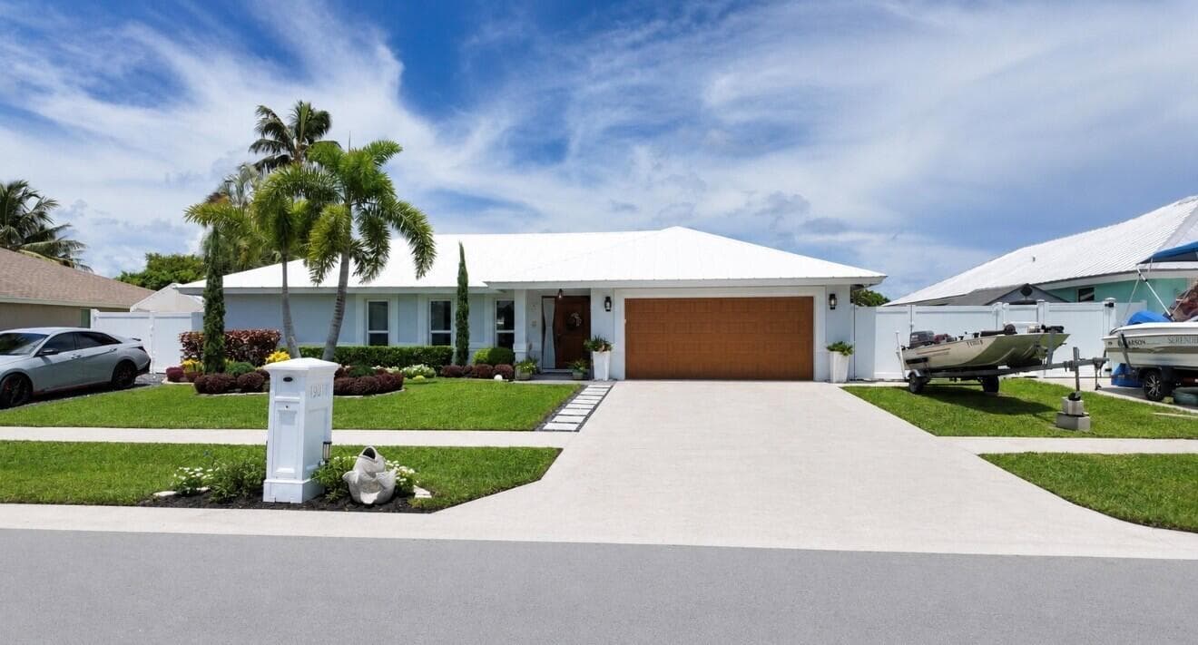 1201 SW 25TH Avenue, Boynton Beach, FL 33426 photo 2