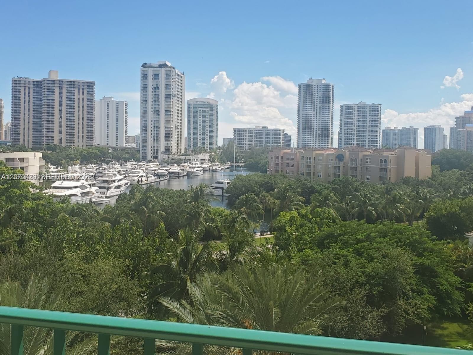 19900 E Country Club Dr # 607, Aventura, FL 33180 photo 2