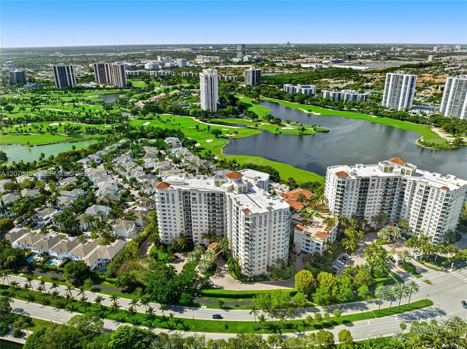 19900 E Country Club Dr # 607, Aventura, FL 33180