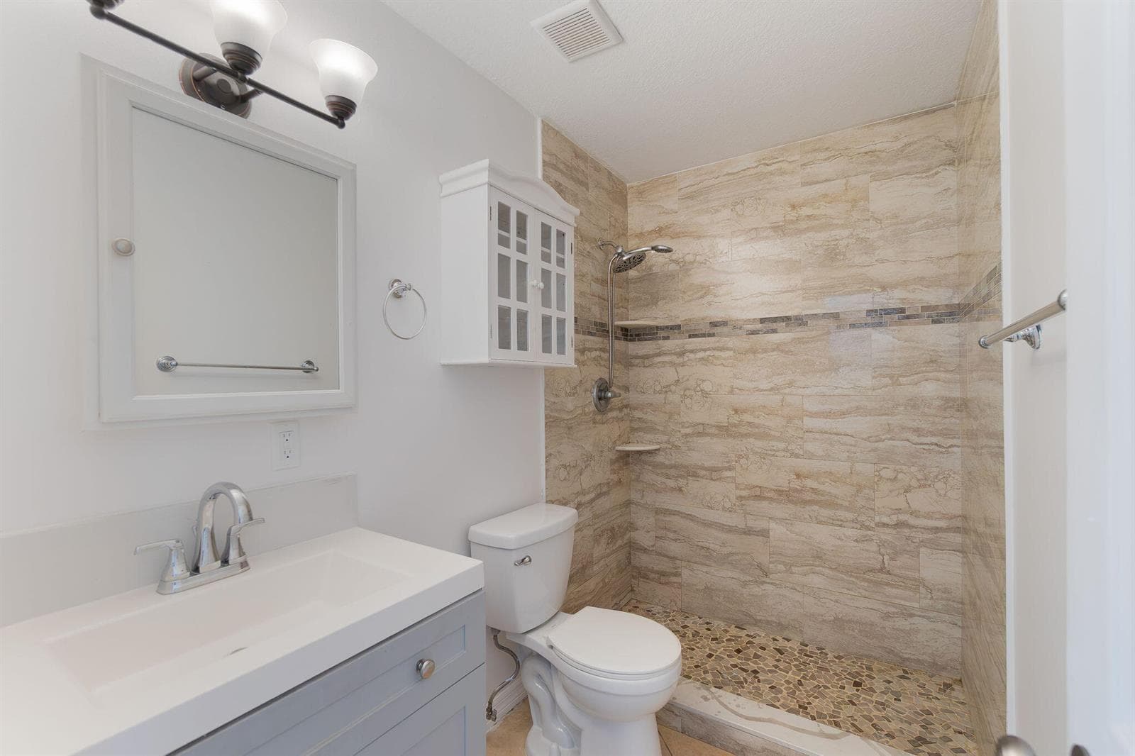 2831 N SEACREST Boulevard # B, Boynton Beach, FL 33435 photo 5