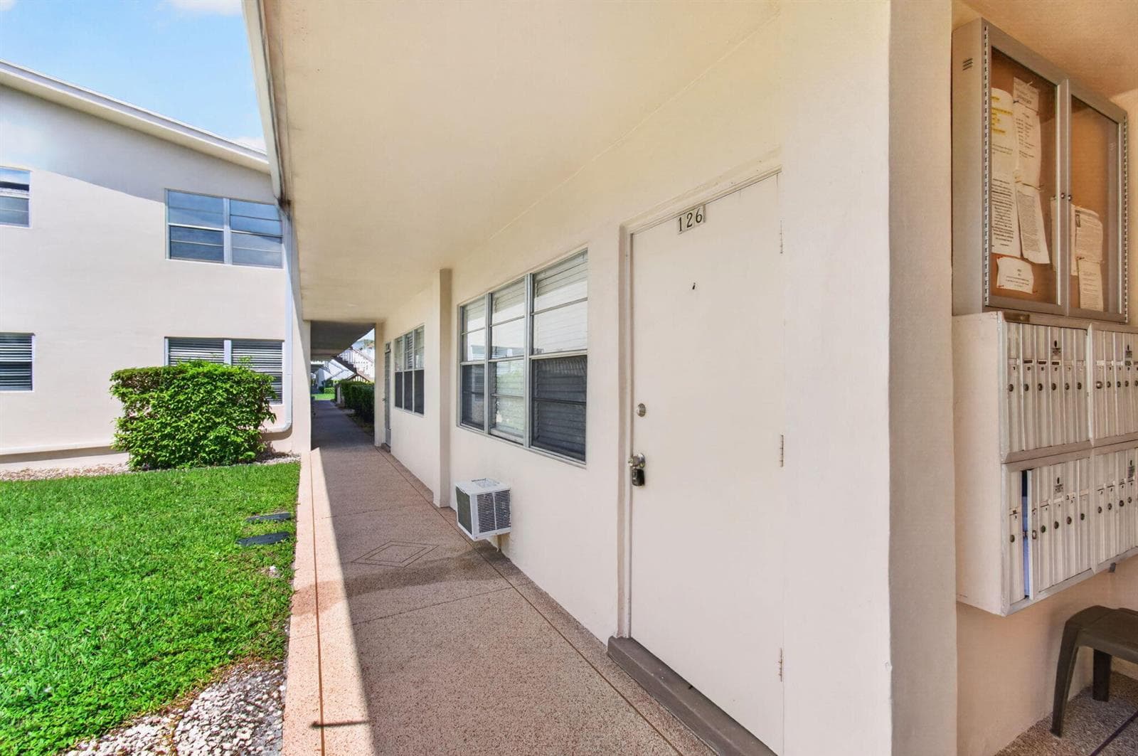 126 NORWICH F, West Palm Beach, FL 33417 photo 5
