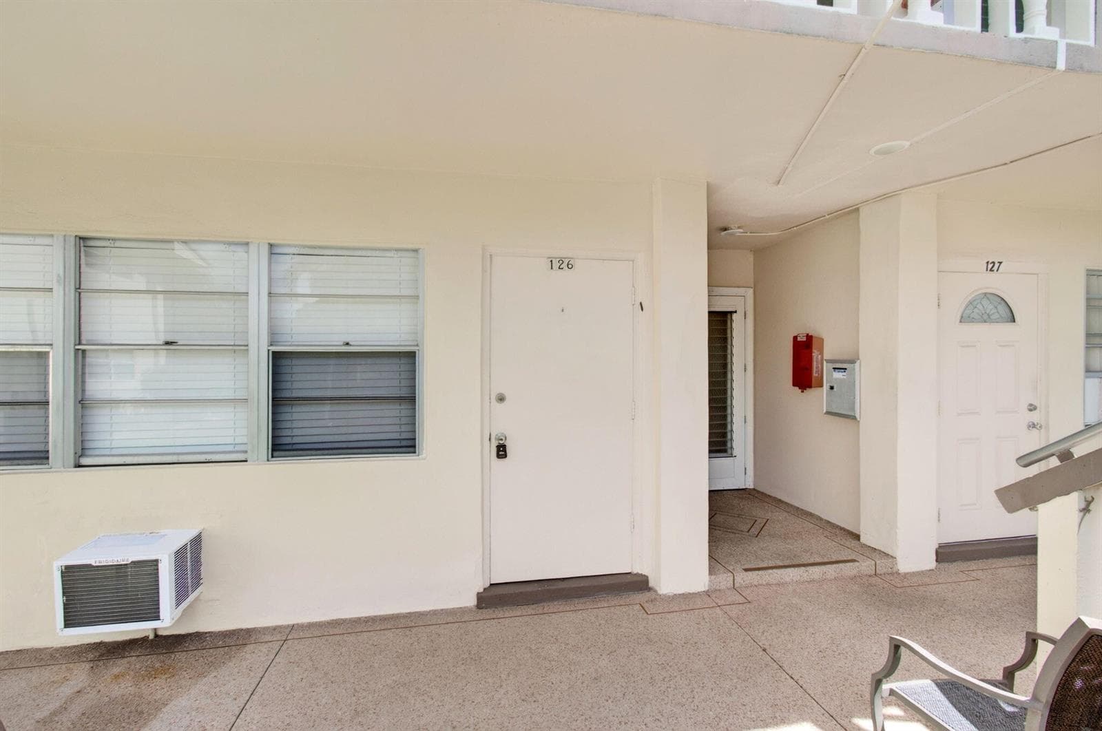 126 NORWICH F, West Palm Beach, FL 33417 photo 4