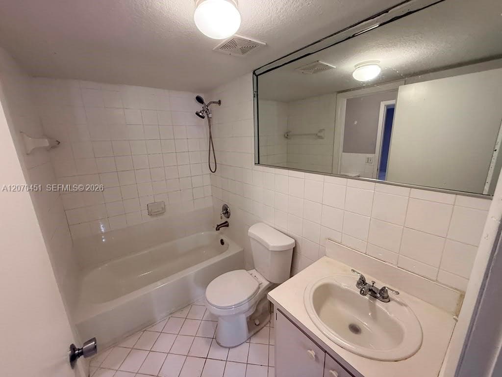 6278 W 22nd Ct # 14, Hialeah, FL 33016 photo 3