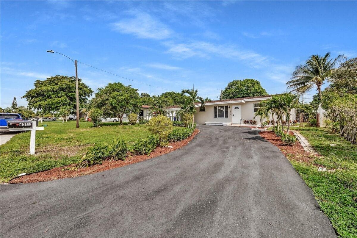 6311 SW 2ND Street, Margate, FL 33068 photo 3