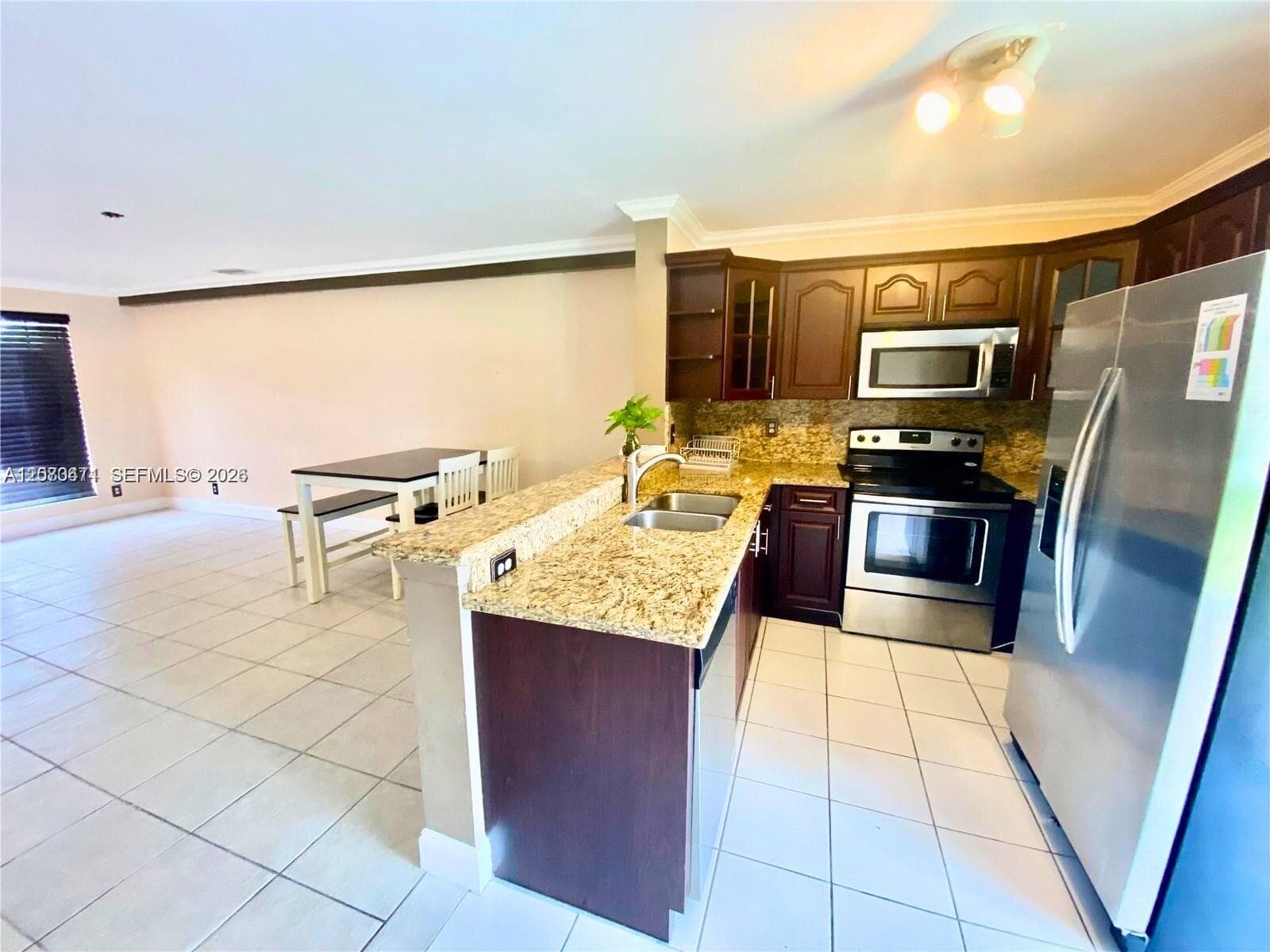 2864 Cambridge Ln, Cooper City, FL 33026 photo 2