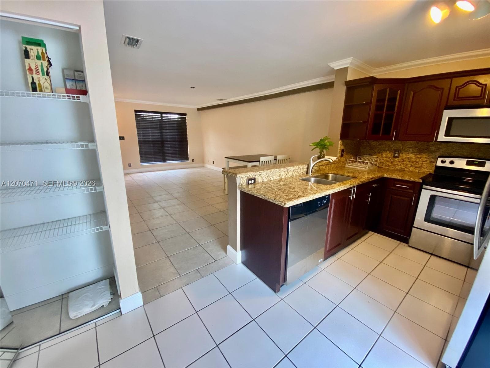 2864 Cambridge Ln, Cooper City, FL 33026 photo 3