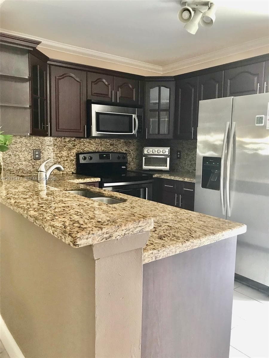 2864 Cambridge Ln, Cooper City, FL 33026 photo 4