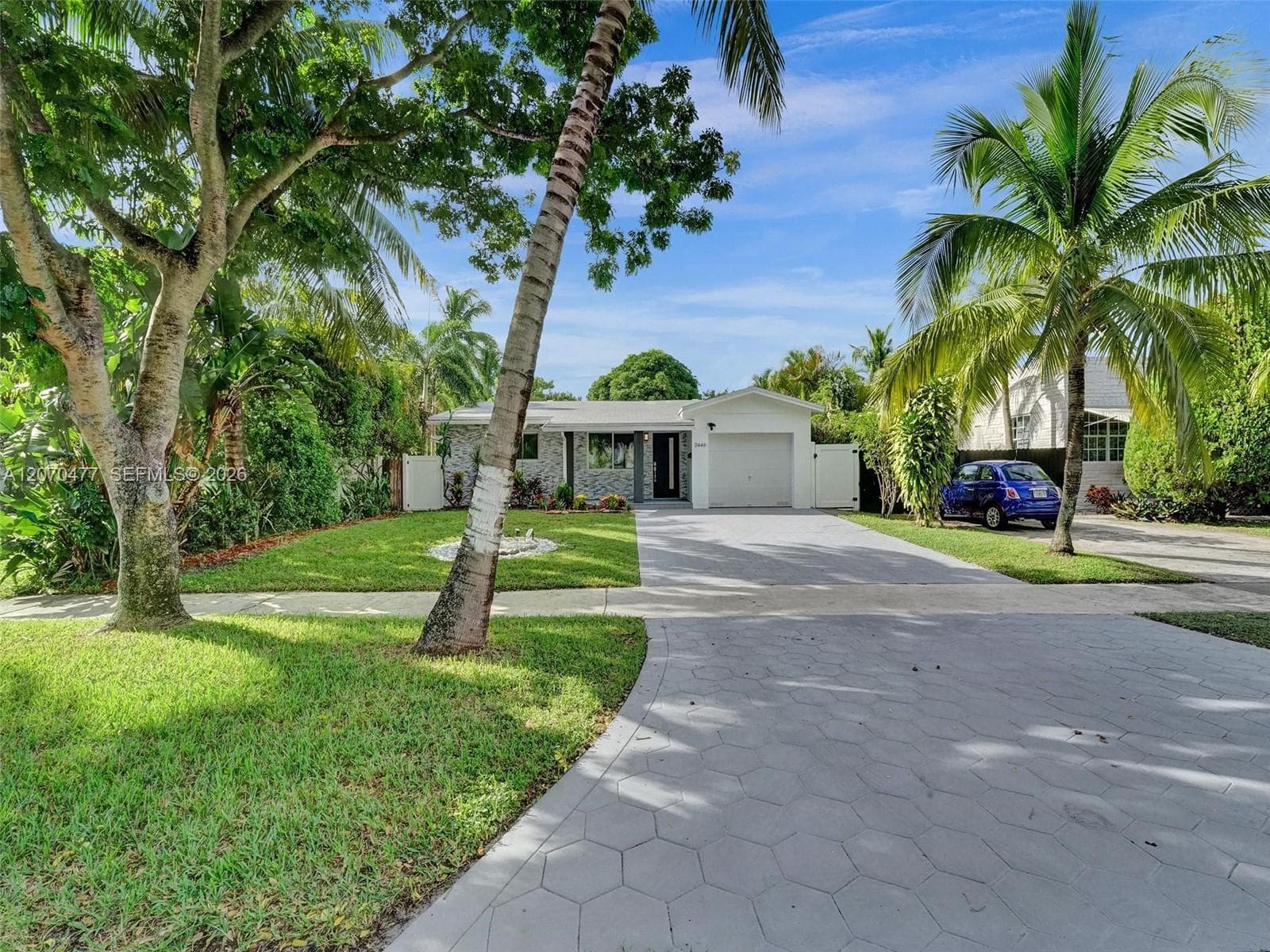 2446 Fillmore St, Hollywood, FL 33020 photo 2
