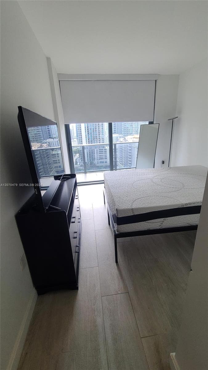 45 SW 9th St # 1503, Miami, FL 33130 photo 5