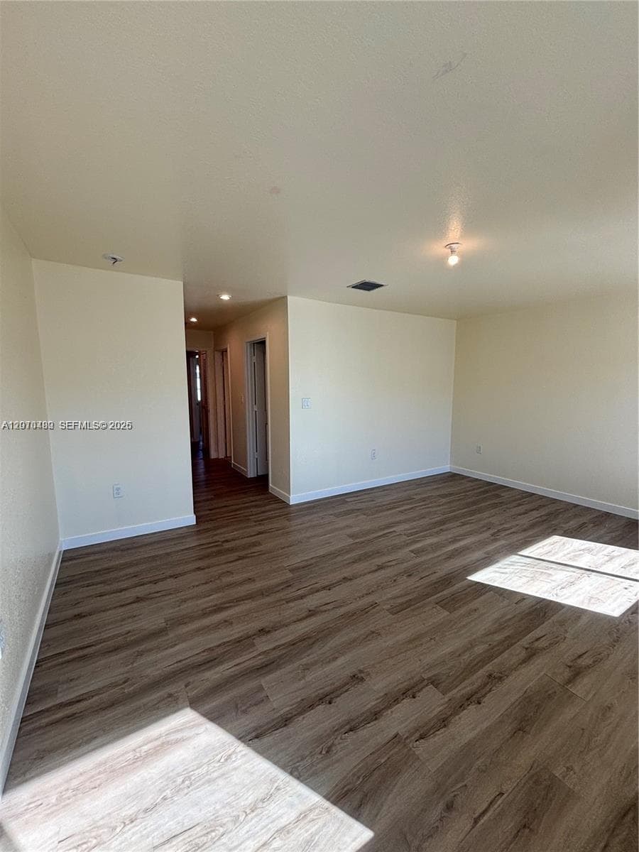 1021 NW 5th St, Florida City, FL 33034 photo 5