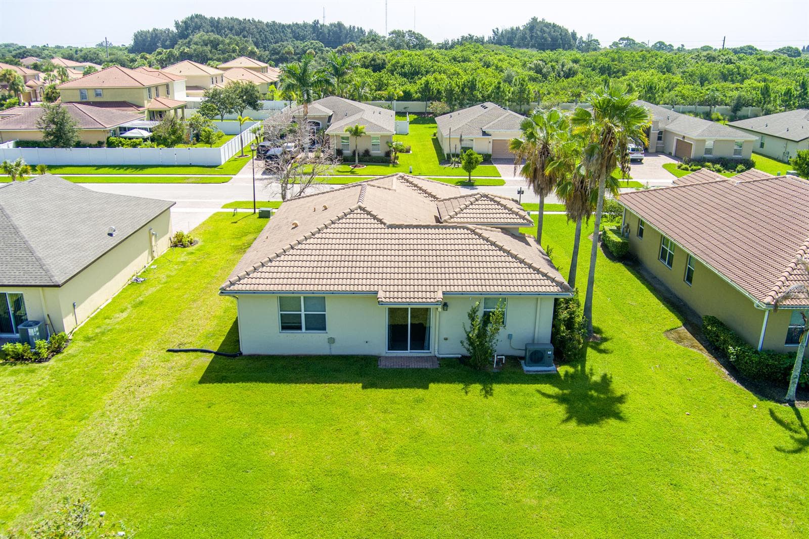 841 Bent Creek Drive, Fort Pierce, FL 34947 photo 3