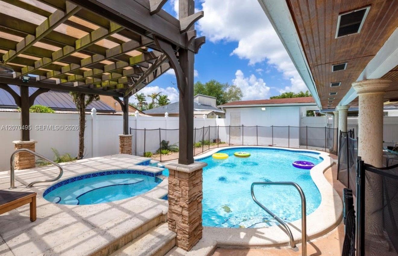 12440 SW 207th Ter, Miami, FL 33177 photo 2