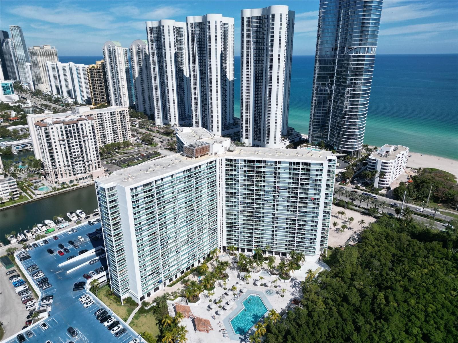 100 Bayview Dr # 1626, Sunny Isles Beach, FL 33160 photo 3