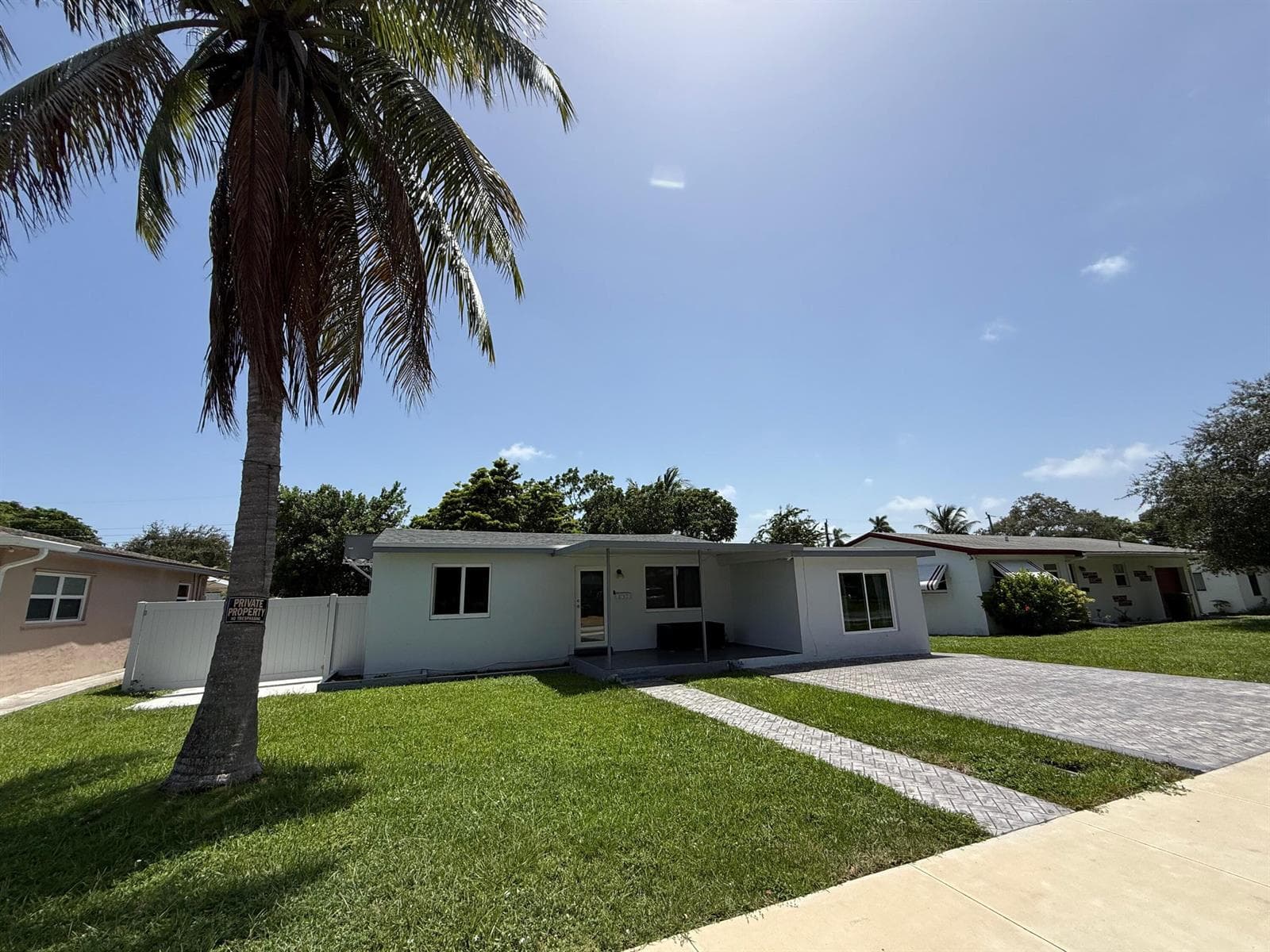 637 SW 2ND Street, Hallandale Beach, FL 33009