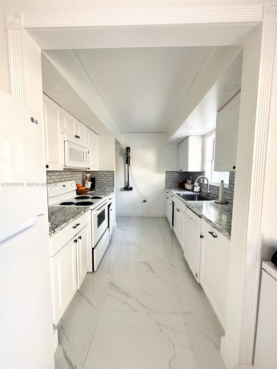 11818 SW 273rd Ln, Homestead, FL 33032 photo 4