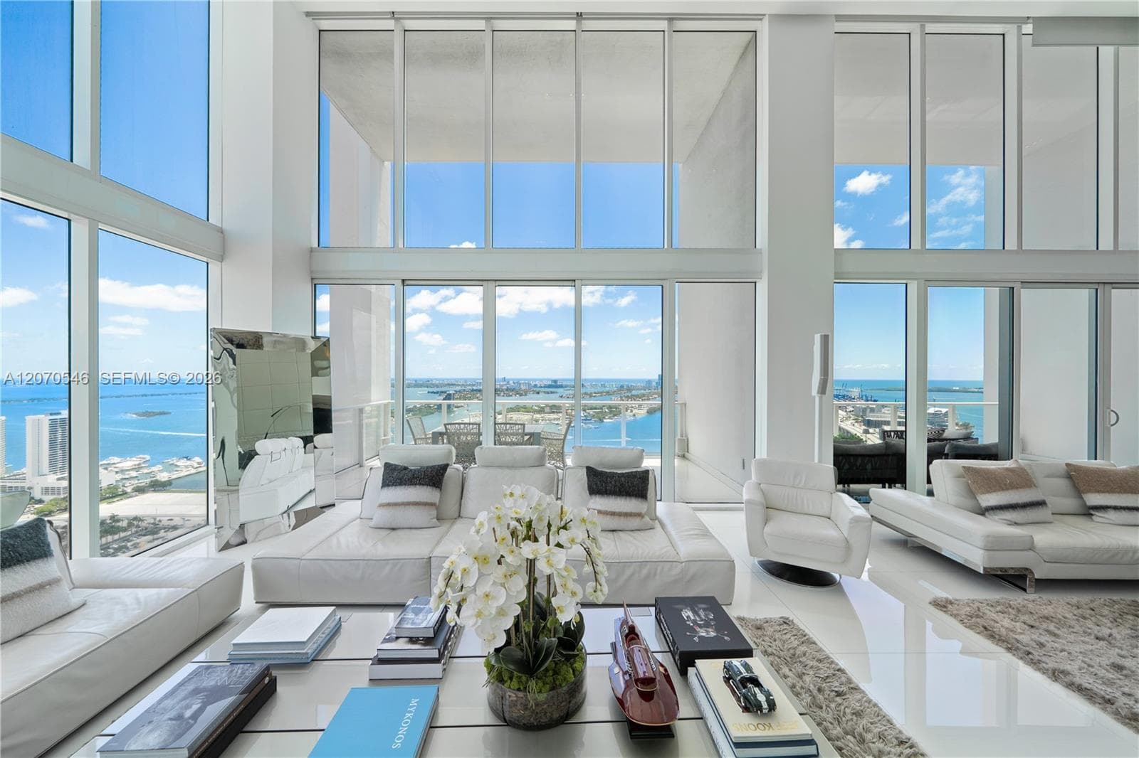 1040 Biscayne Blvd # 4403, Miami, FL 33132 photo 4