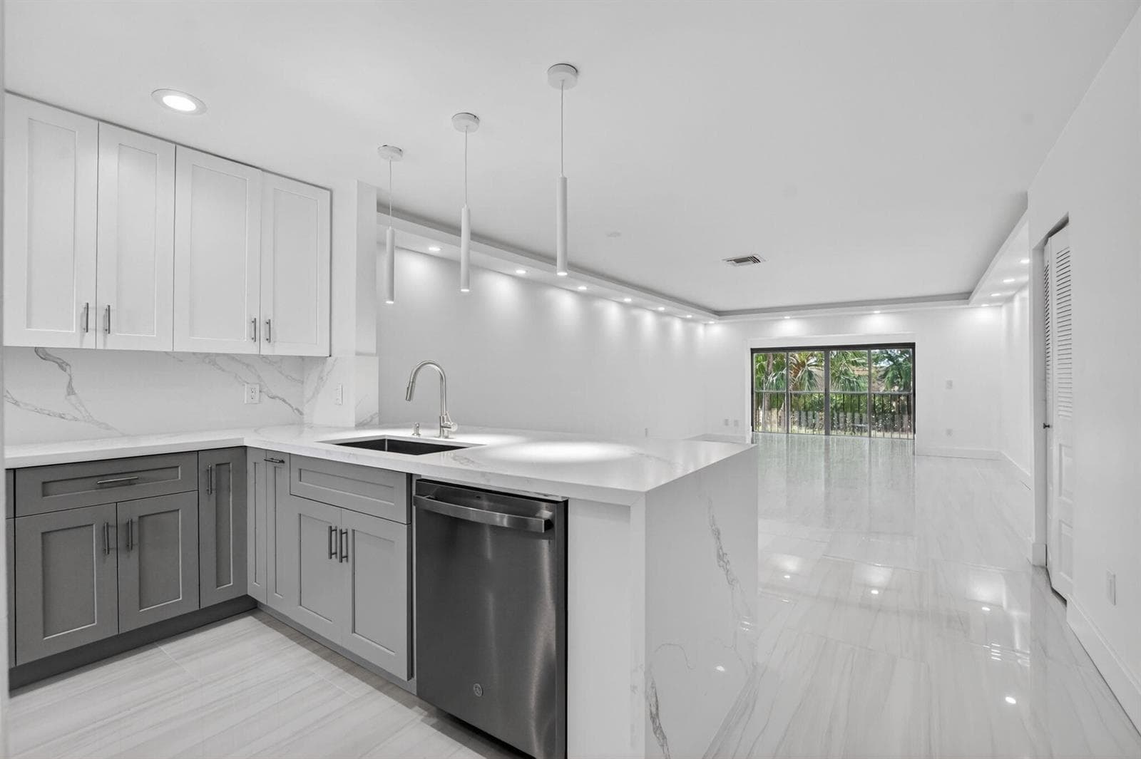 9272 Vista Del Lago # 28F, Boca Raton, FL 33428 photo 5