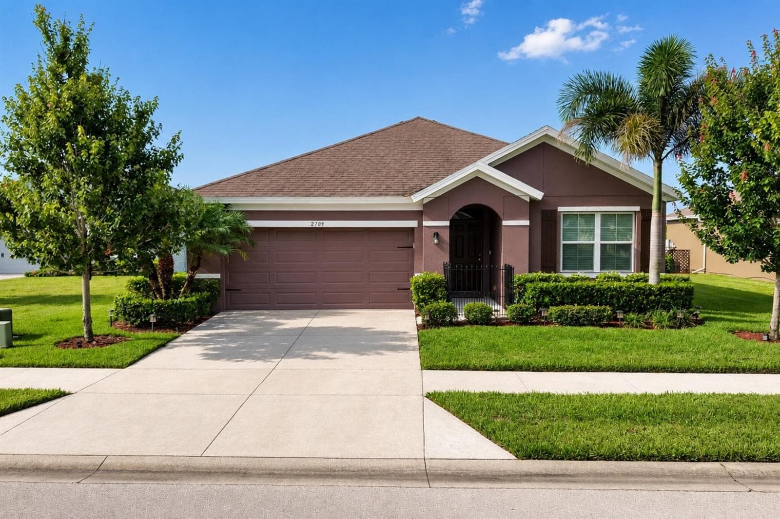 2709 Granville Manor SW, Vero Beach, FL 32968 photo 2