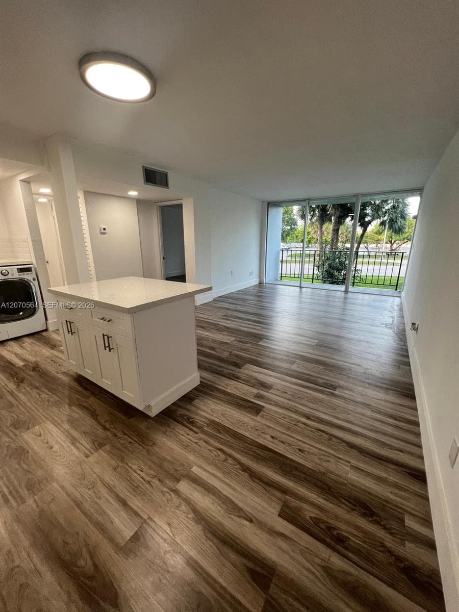 310 Fontainebleau Blvd # 204, Miami, FL 33172 photo 2