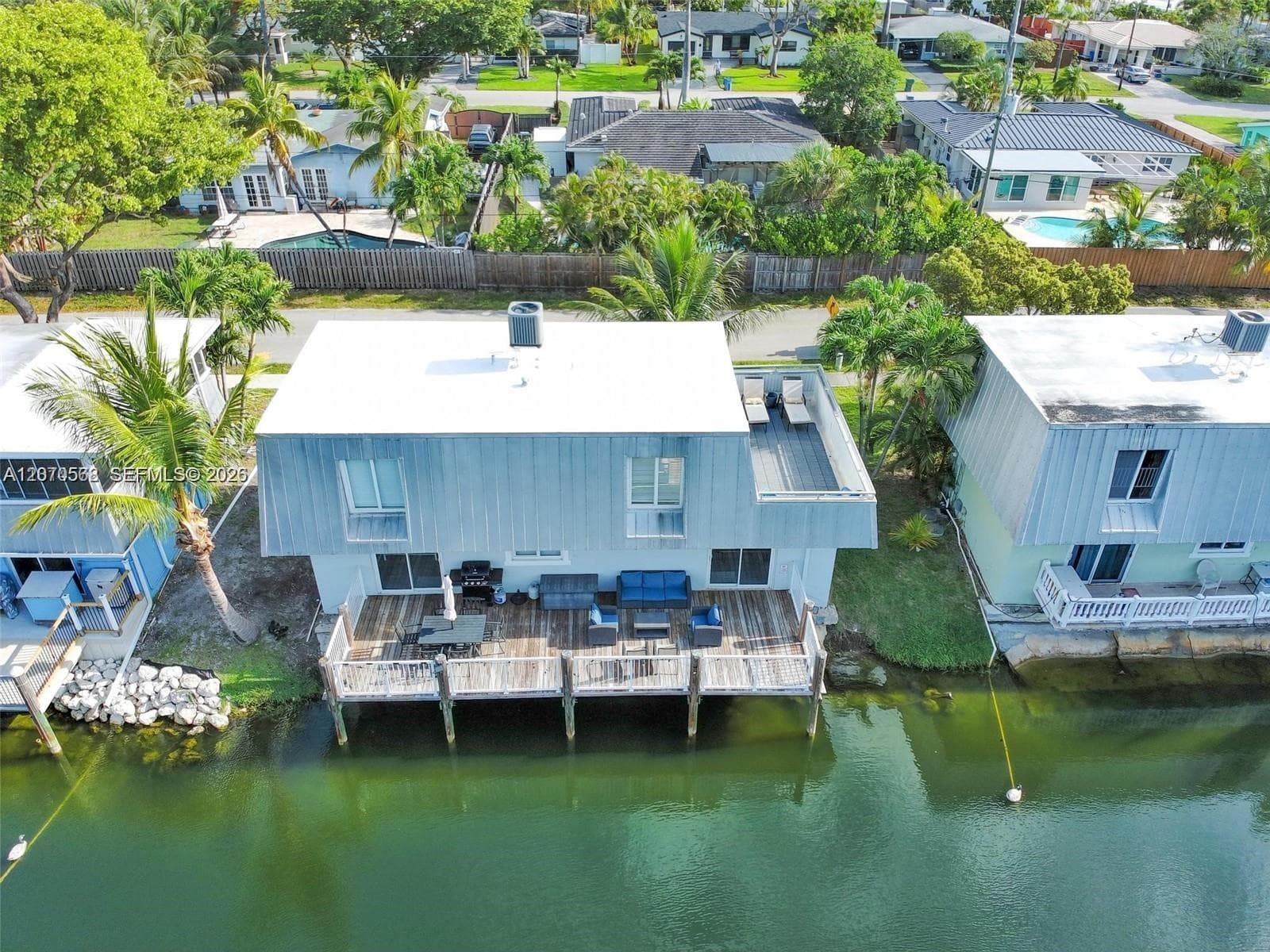 1370 NE 40th Dr, Oakland Park, FL 33334 photo 3