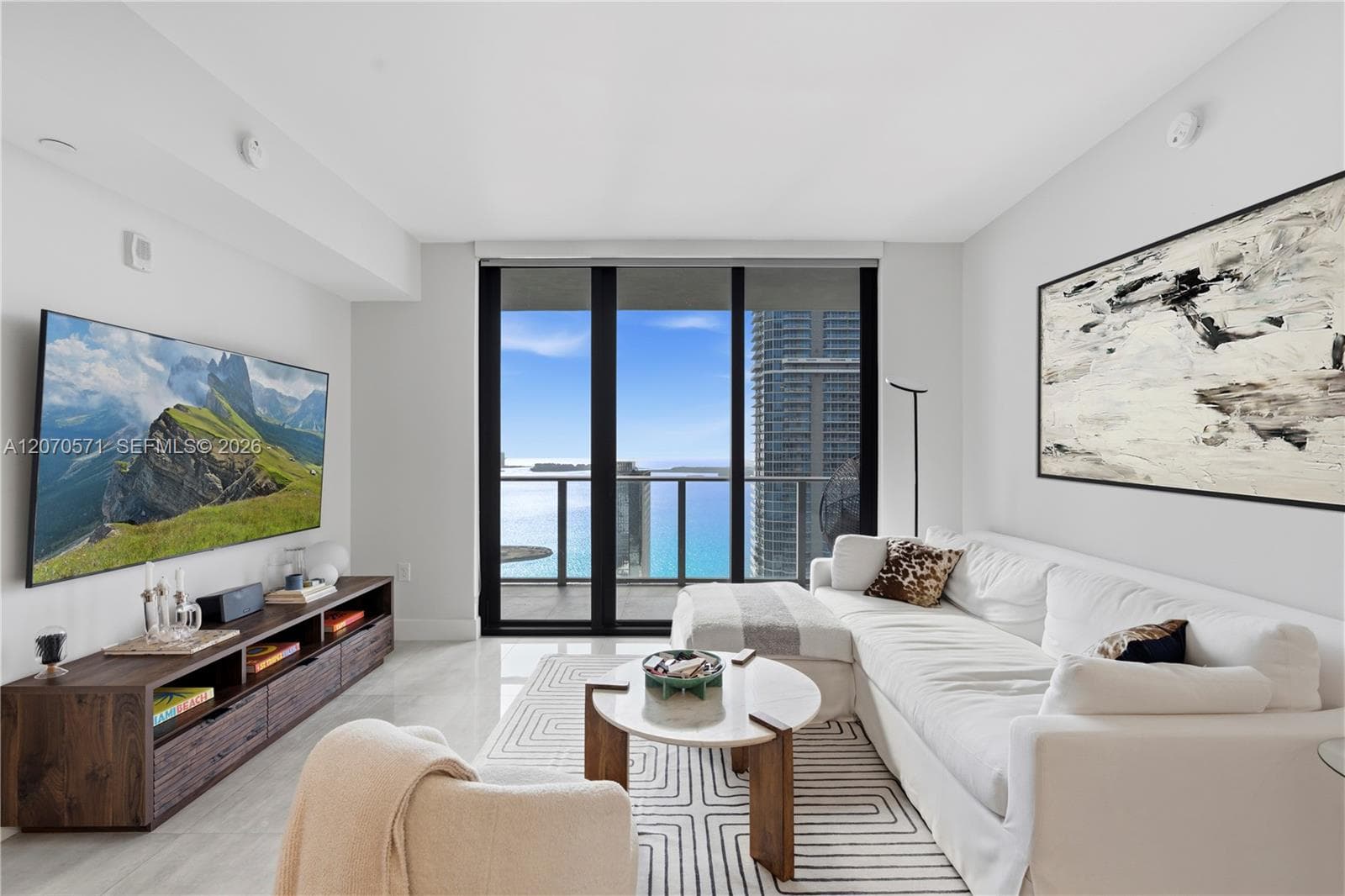 1010 Brickell Ave # 3903, Miami, FL 33131 photo 2