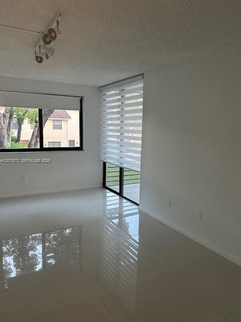 20840 San Simeon Way # 204, Miami, FL 33179 photo 2