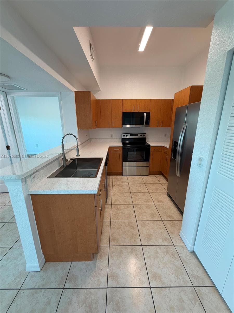 295 NW 57th Ave # 508, Miami, FL 33126 photo 2