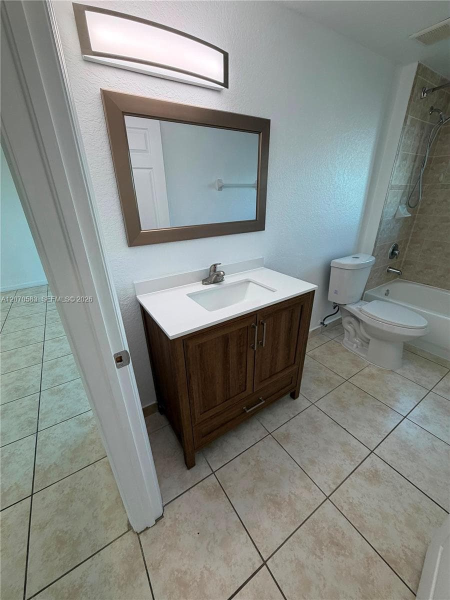 295 NW 57th Ave # 508, Miami, FL 33126 photo 4