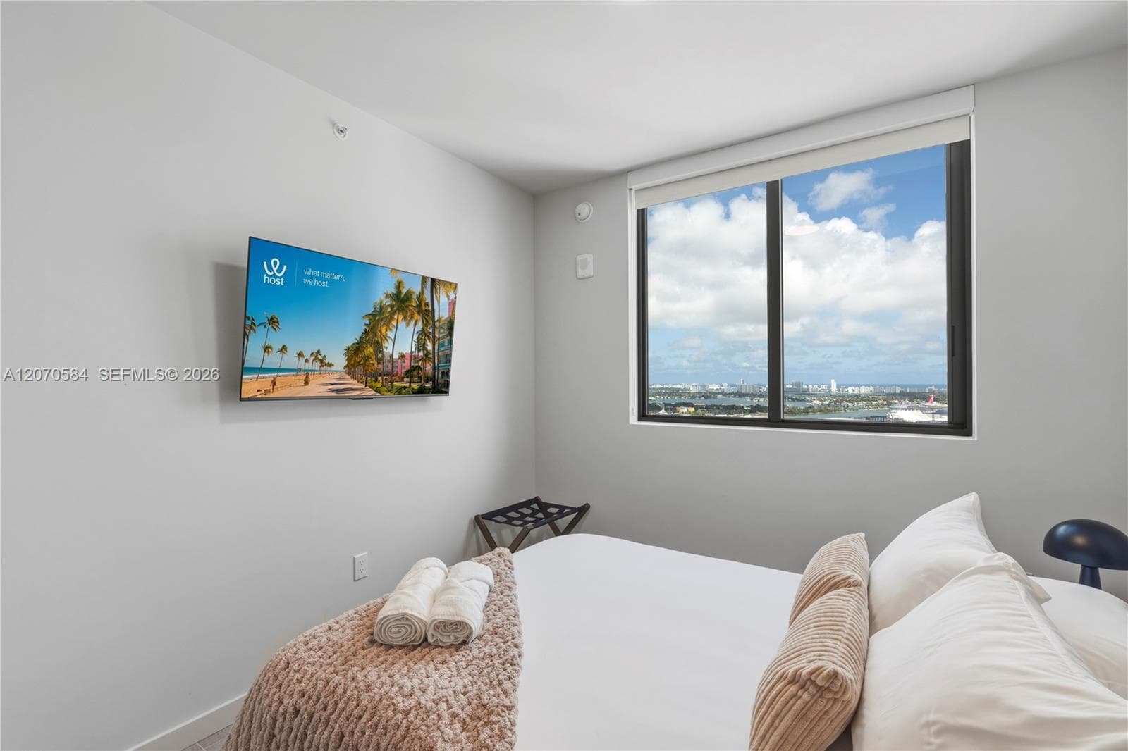 121 NE 5th St # 3312, Miami, FL 33132 photo 3