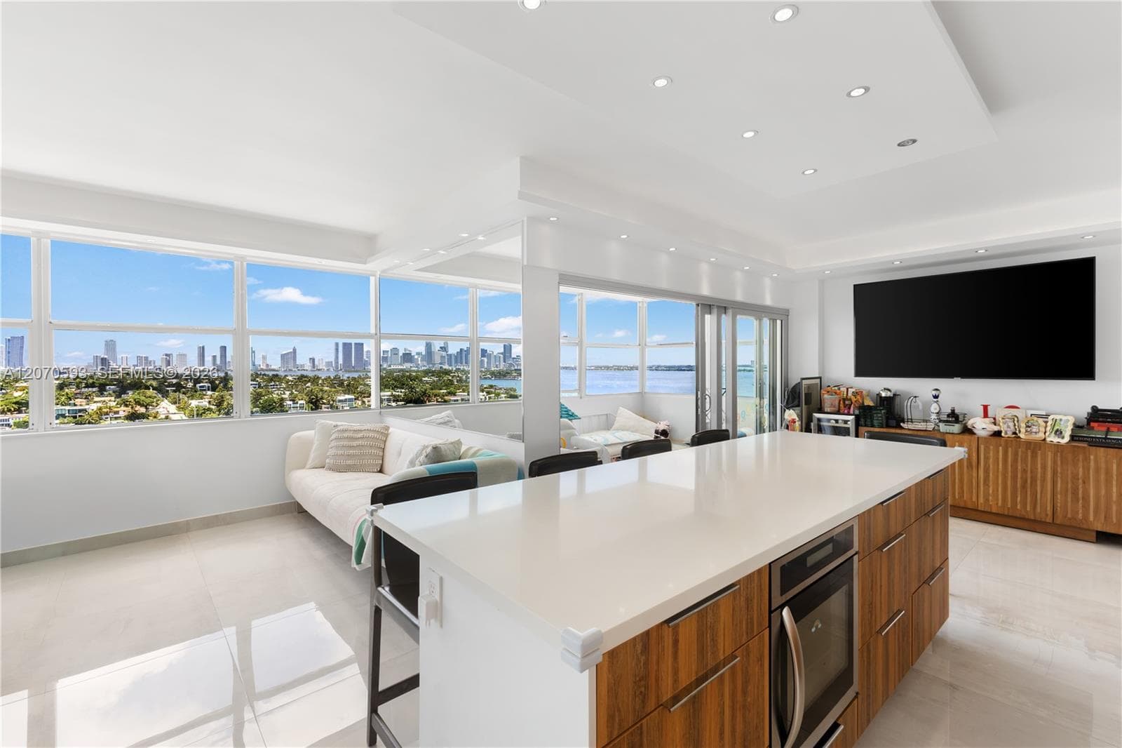 3 Island Ave # 14D, Miami Beach, FL 33139 photo 2