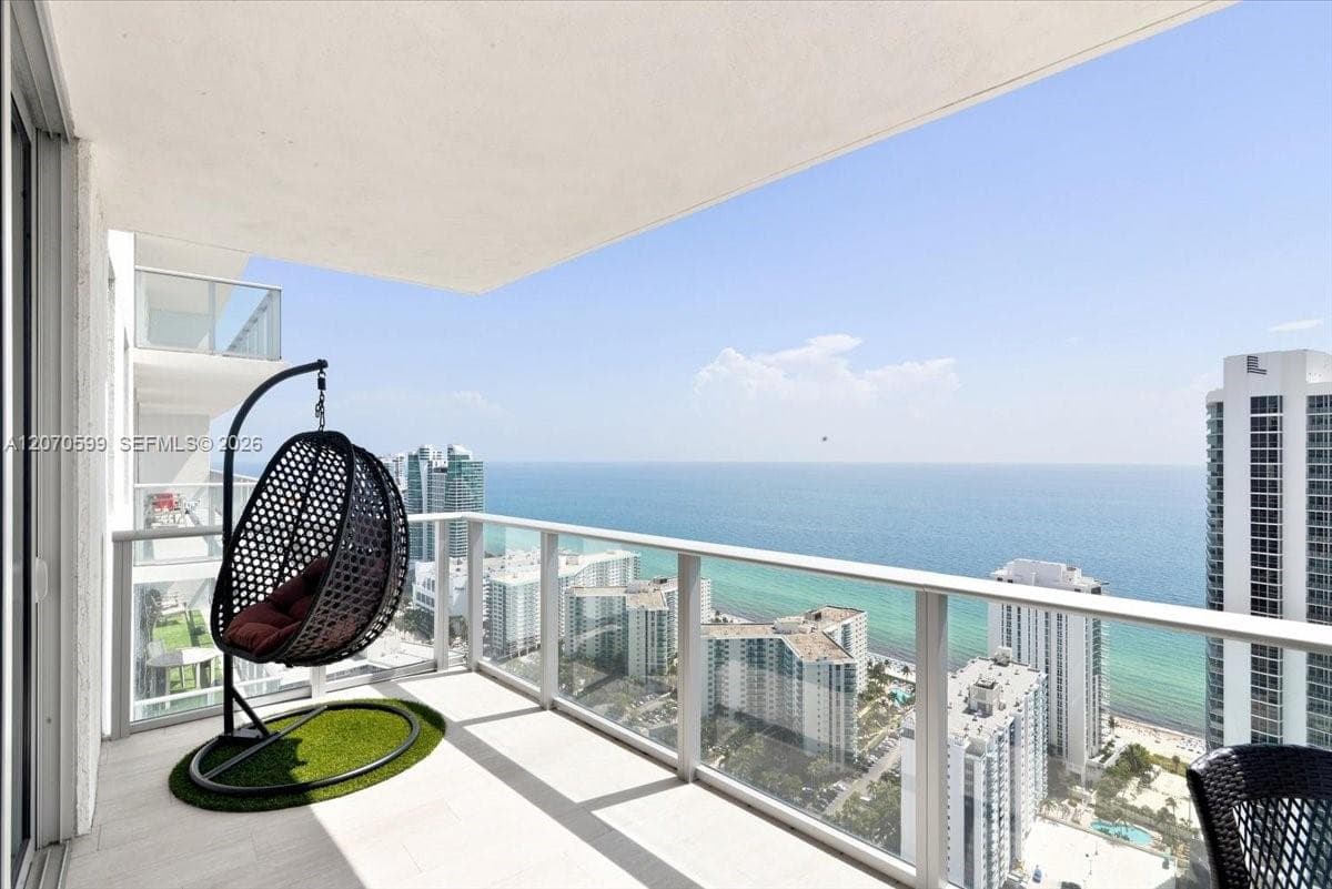 4010 S Ocean Dr # T3909, Hollywood, FL 33019