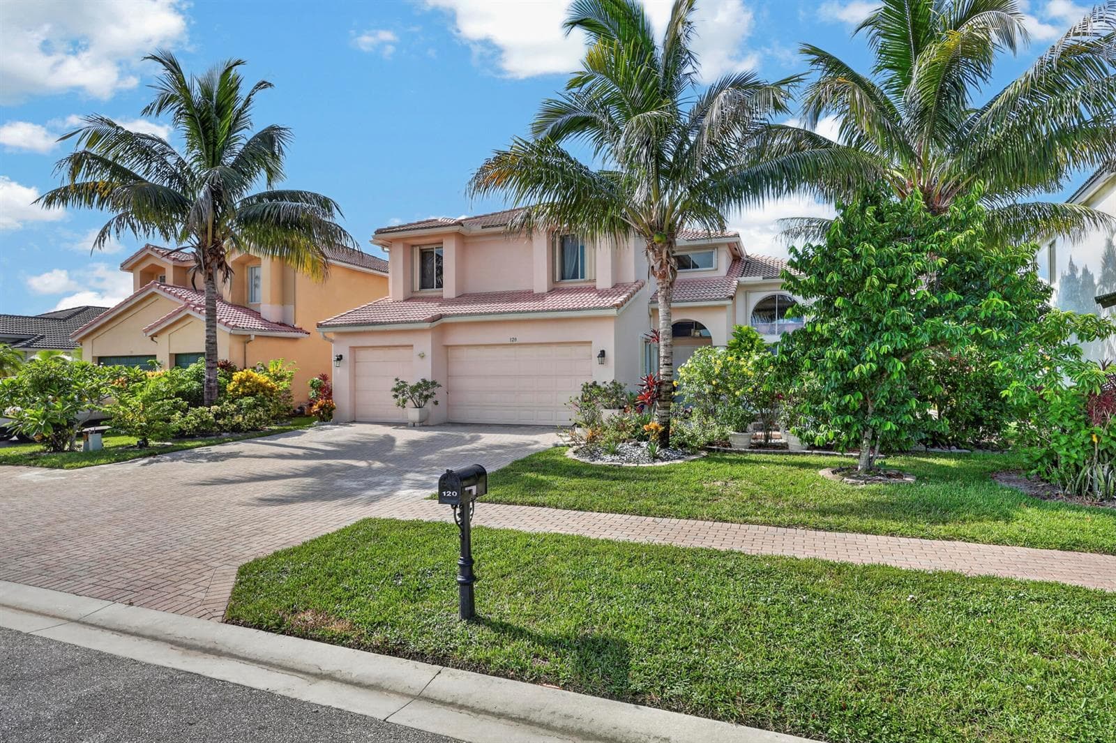 120 ISOLA Circle, Royal Palm Beach, FL 33411 photo 2