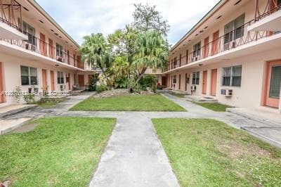 1250 S Alhambra Cir # 18, Coral Gables, FL 33146