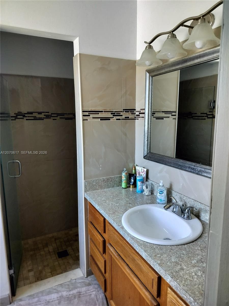 213 Woodbridge Dr, Jupiter, FL 33458 photo 3