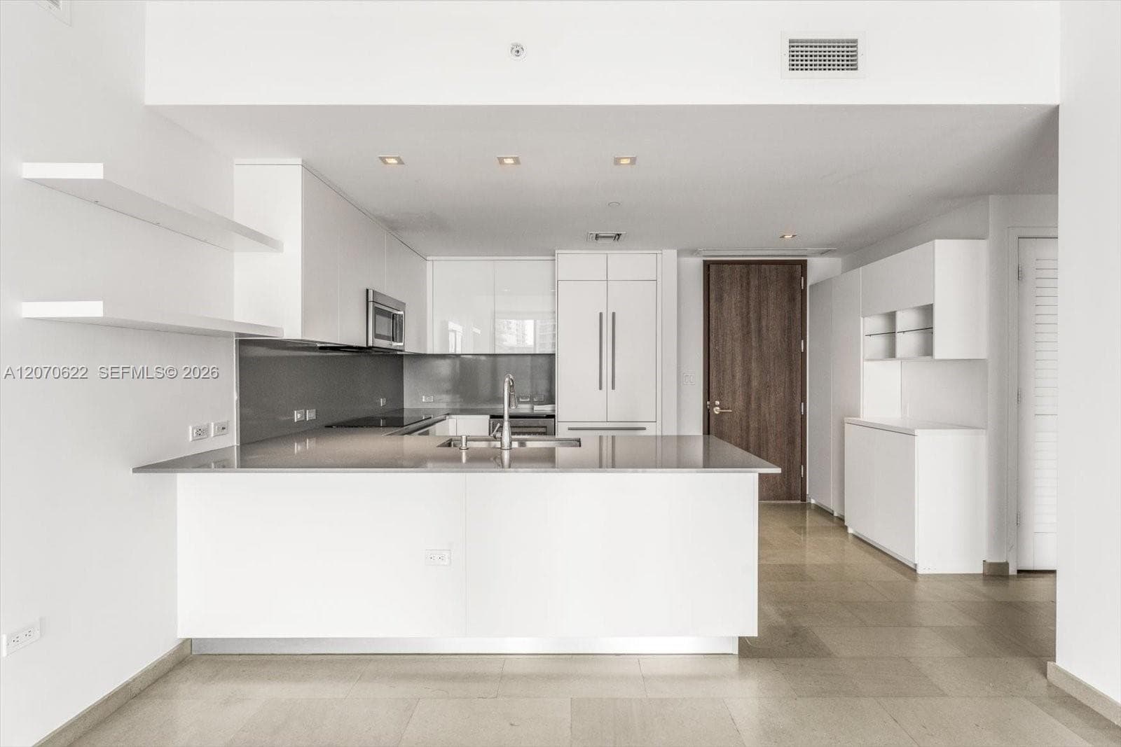 68 SE 6th St # 2304, Miami, FL 33131 photo 3