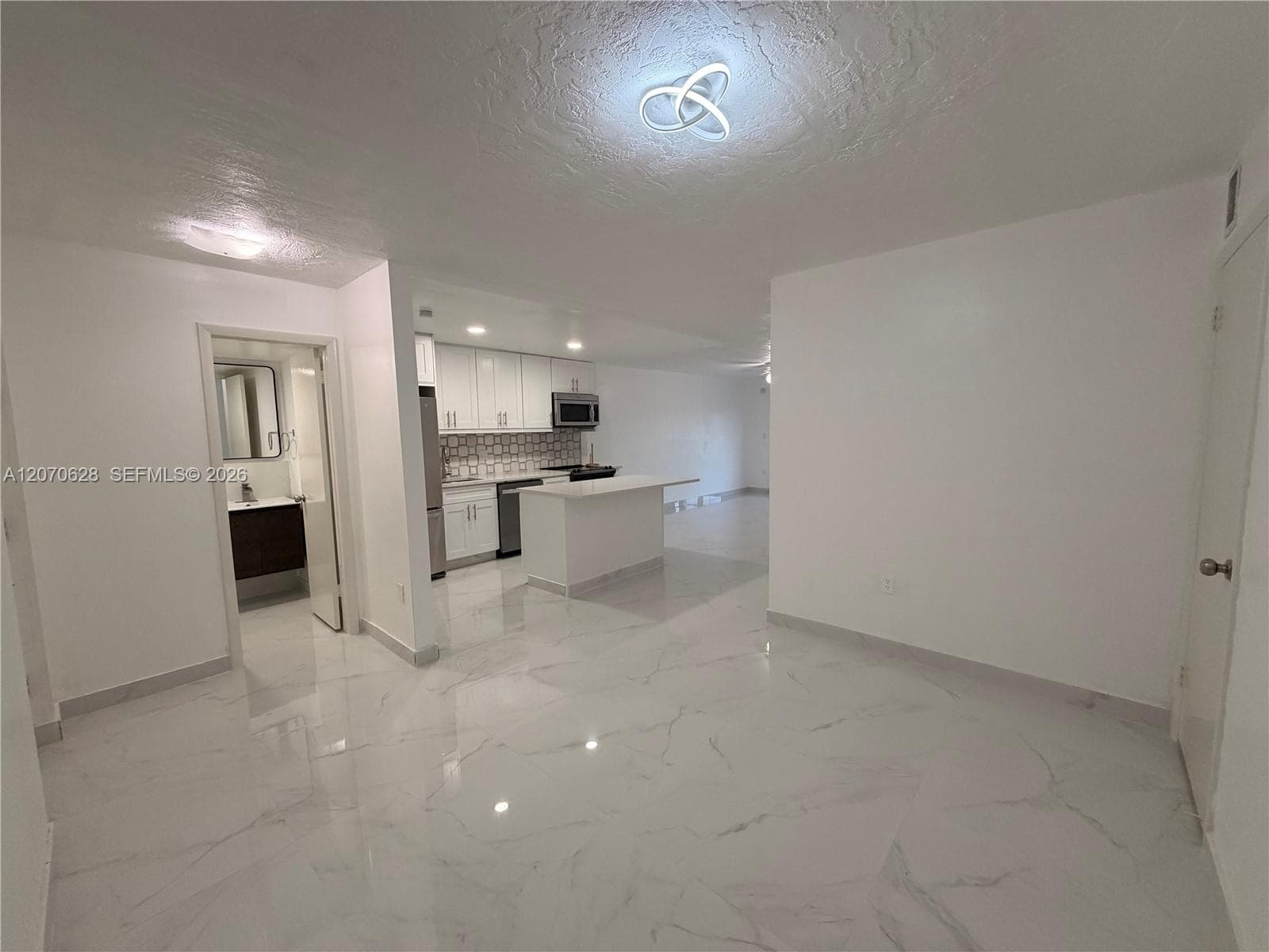 7000 NW 17th St # 320, Plantation, FL 33313 photo 2