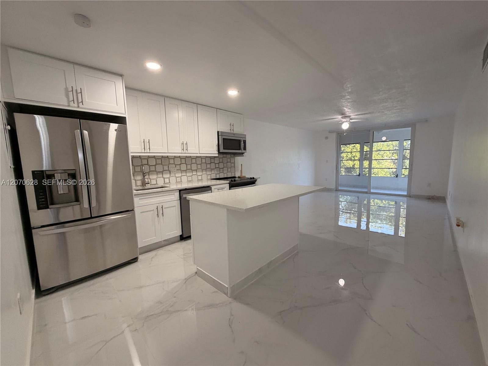 7000 NW 17th St # 320, Plantation, FL 33313